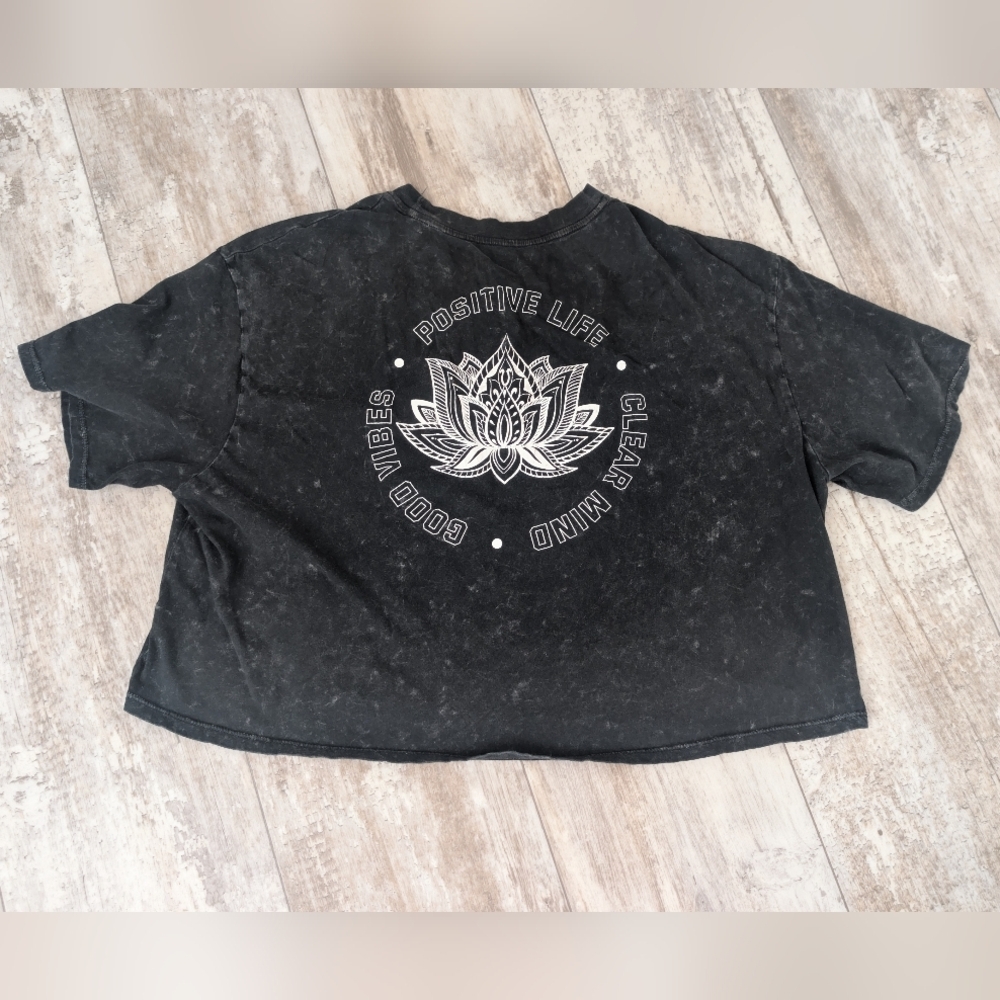 Carbon Copy Black Crewneck Tee with White Label - Picture 3 of 6
